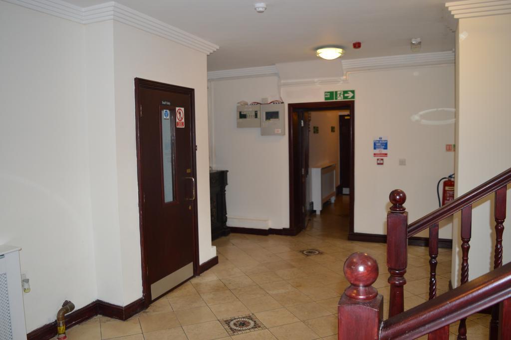 Globe Hotel Колчестър Екстериор снимка