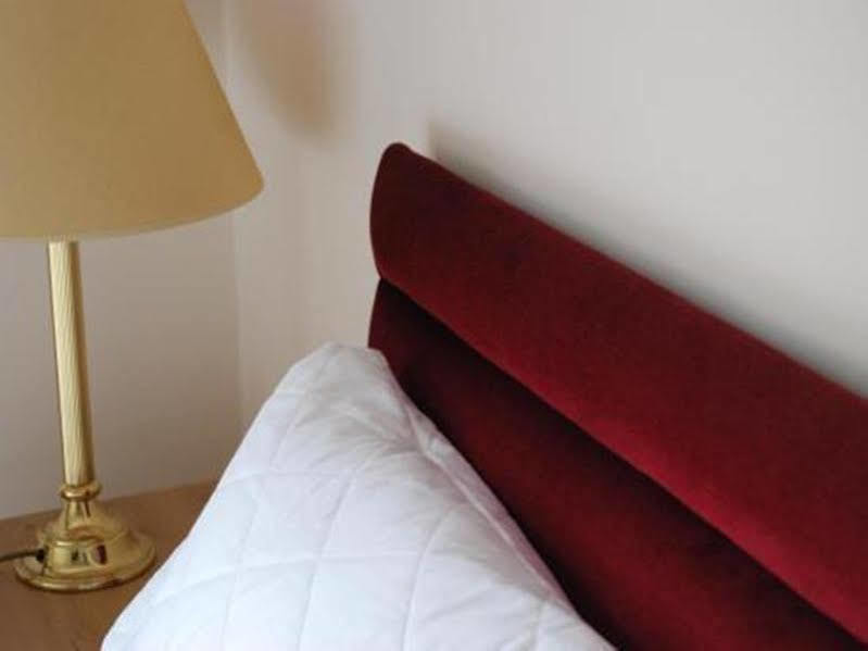 Globe Hotel Колчестър Екстериор снимка